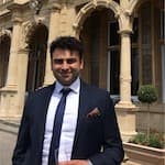 Headshot Moshtaq Latifi