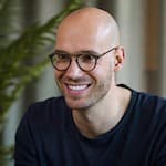 Headshot Thomas Vanhumbeeck